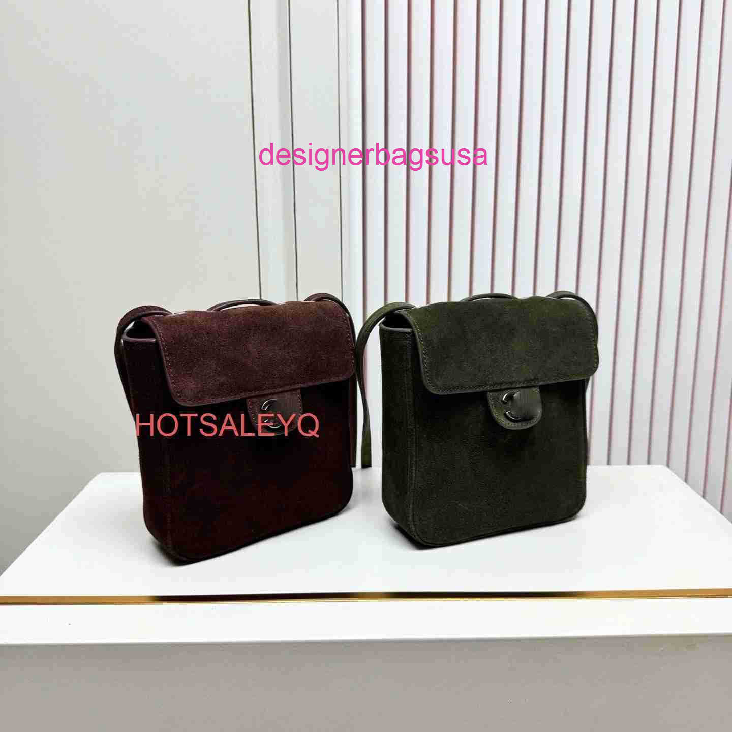 Luxury Designer Bag 26 New Vertical Small Square Bag Retro Mead Style Suede Cowhide Flip Design Silver Twist Lock Luxury Bag Womens Bag Handmade Fas