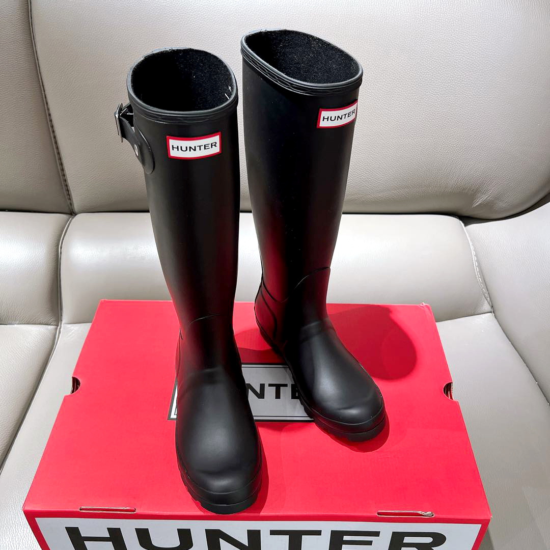 Womens Rubber Tall Knee High Rain Boots Waterproof Side Buckle Outdoor Modern Glamorous Trendy Designer Luxury 10A High Quality Fashion Comfort Wint