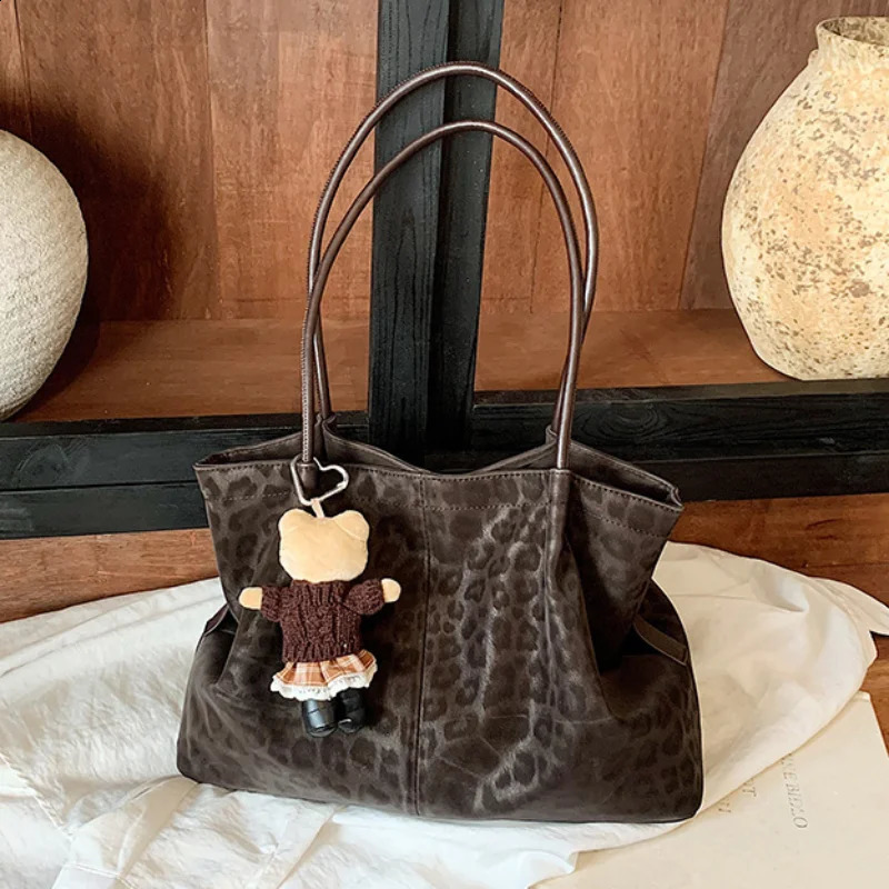 Vintage Animal Print Women Tote Bag Soft Faux Leather Large Capacity Shoulder Bag Casual Daily Shopping Commute Handbag 260917