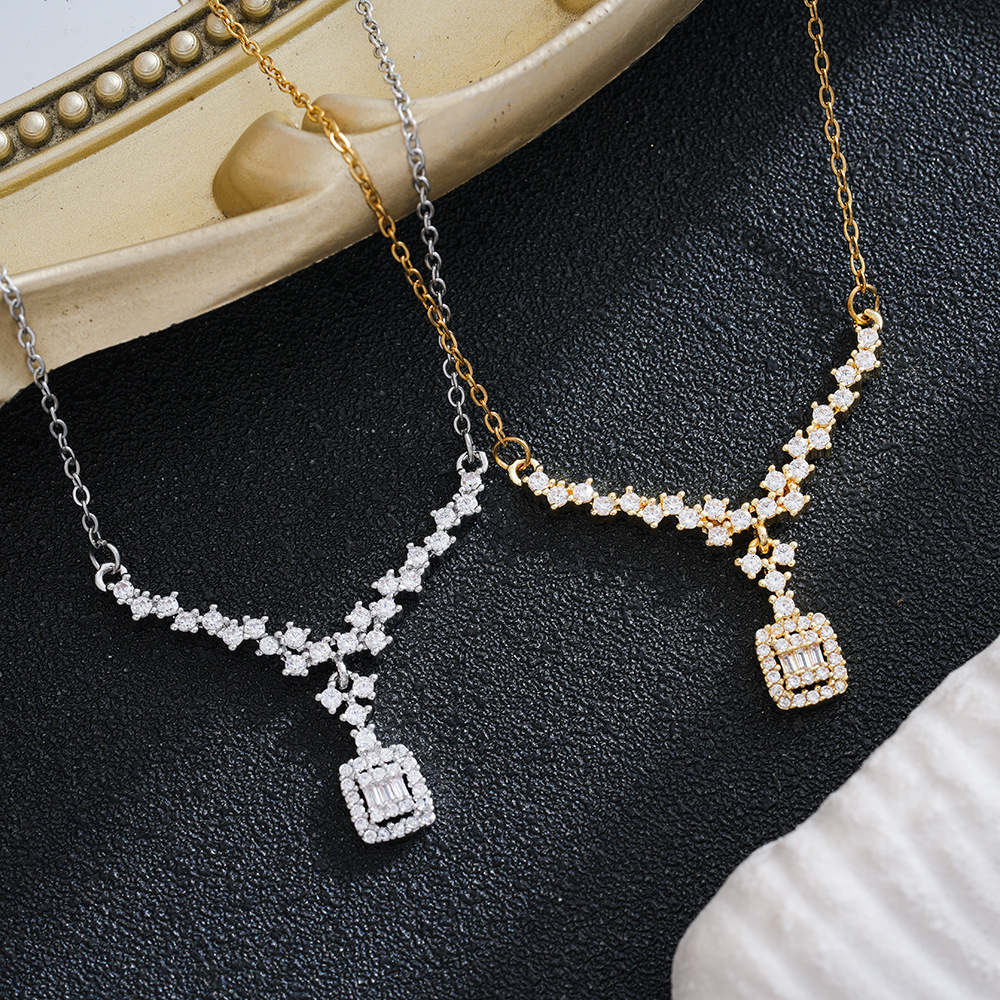 2026 new collection: intricately set cubic zirconia sugar cube necklace, clavicle chain, European American style, niche design, simple and versatile