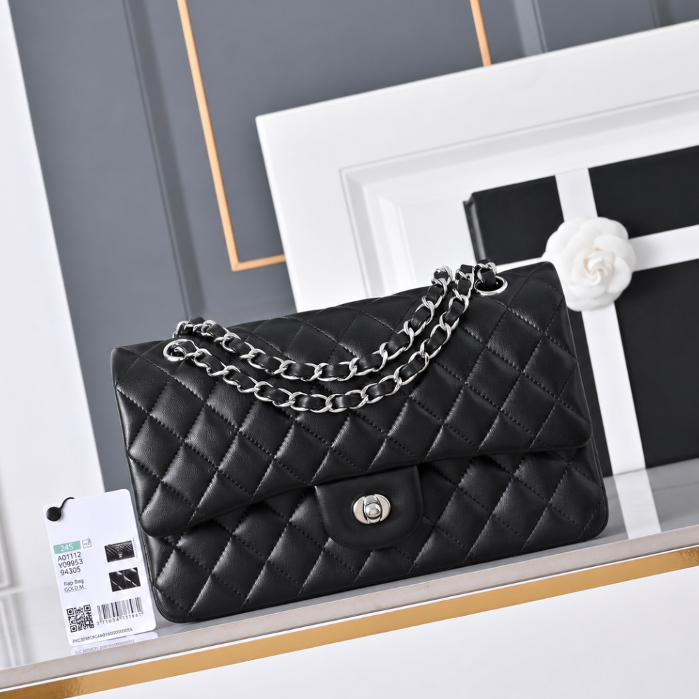 Quilted Flap Bag Lambskin Chain Shoulder Crossbody Purse Elegant Daily Commute Date Top-Tier Designer New Arrival