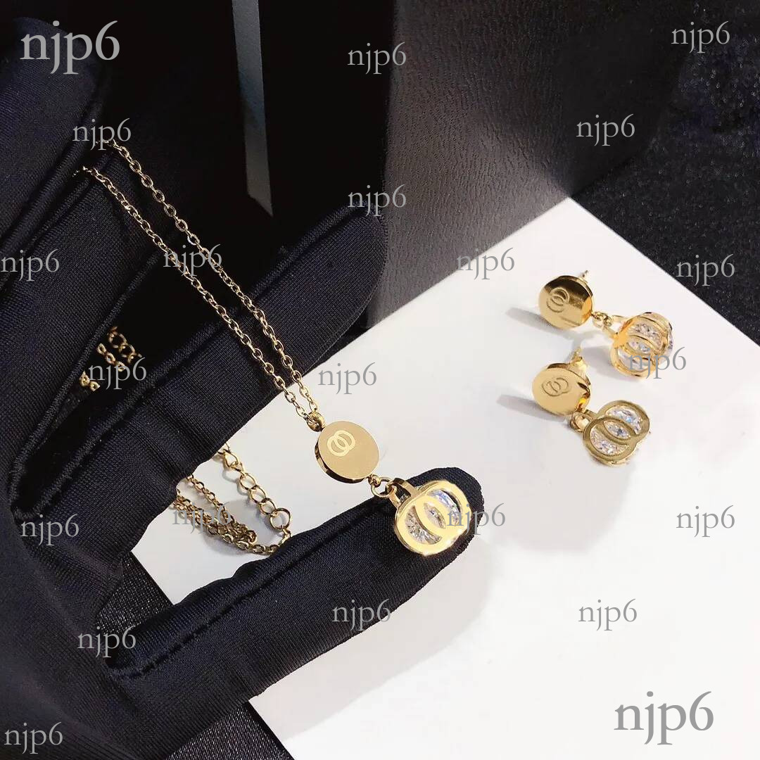 Designer Sets Women Earring Necklace Crystal Rhinestone 18K Gold Plated Stainless Steel Boutique Jewelry Classic Gift Stamp