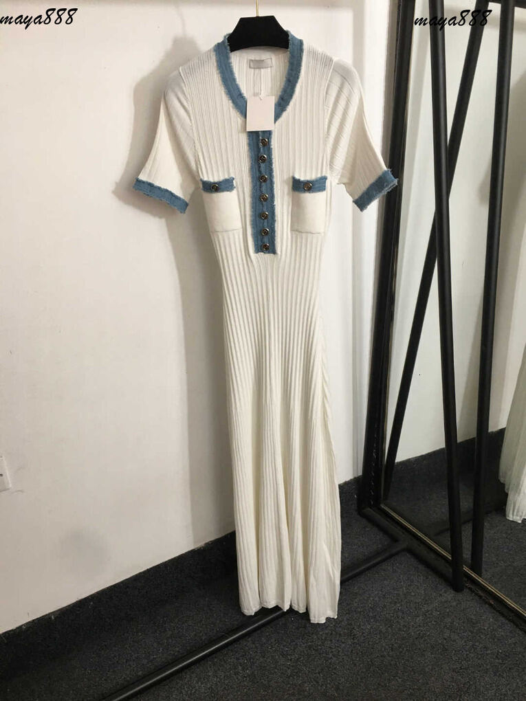 Sandro Designer Dress Womens Diamond Short Sleeve Knit Dresses Luxurious Button Lapel Waist Cinched Fashion Party 2026 Spring French Fragrant Women