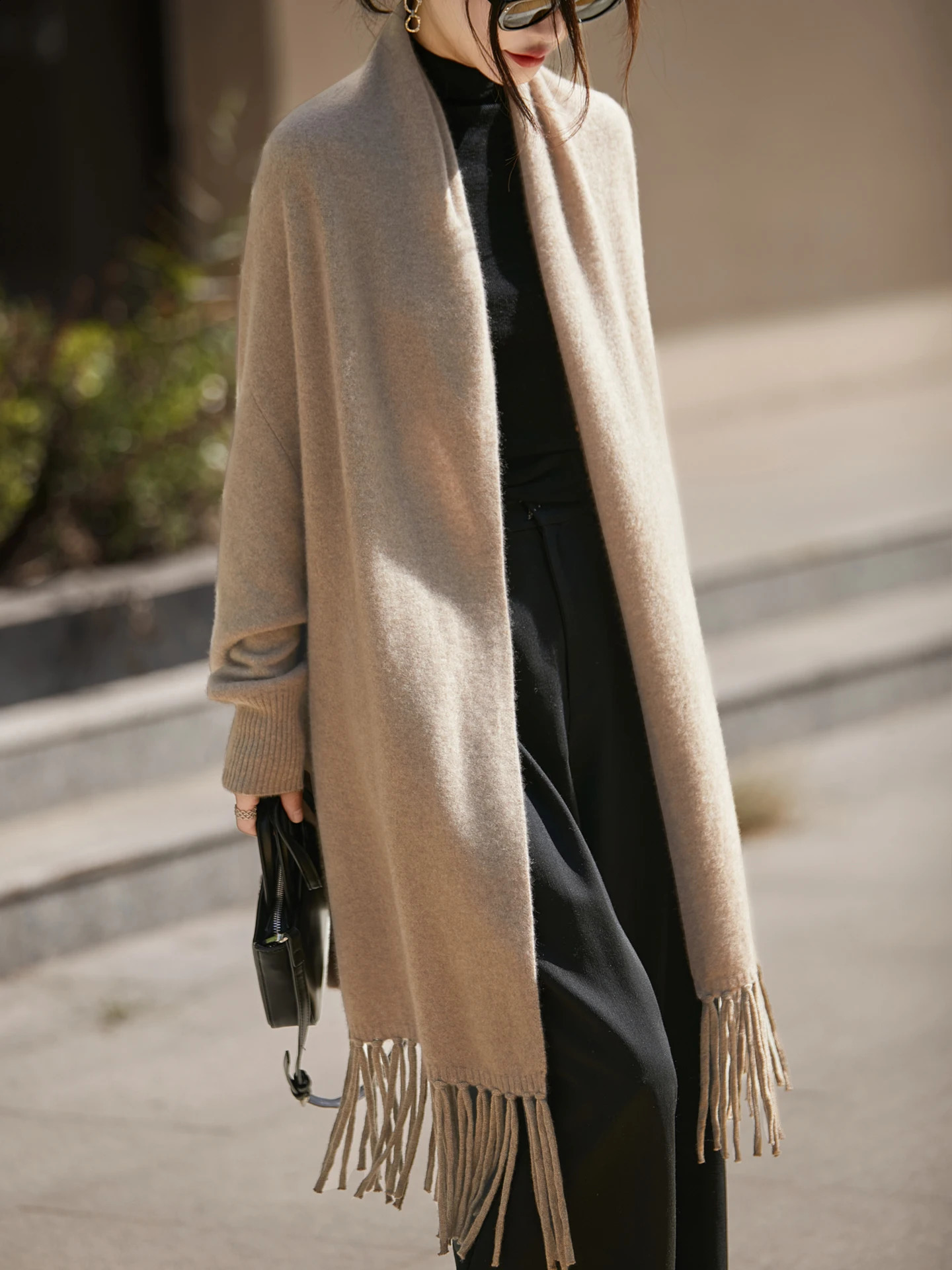 Light y Autumn Winter Woman Shawl Elegant Female 100 Merino Wool Knitwear Fashion Ladies Tassel Scarf Solid Jersey 260910