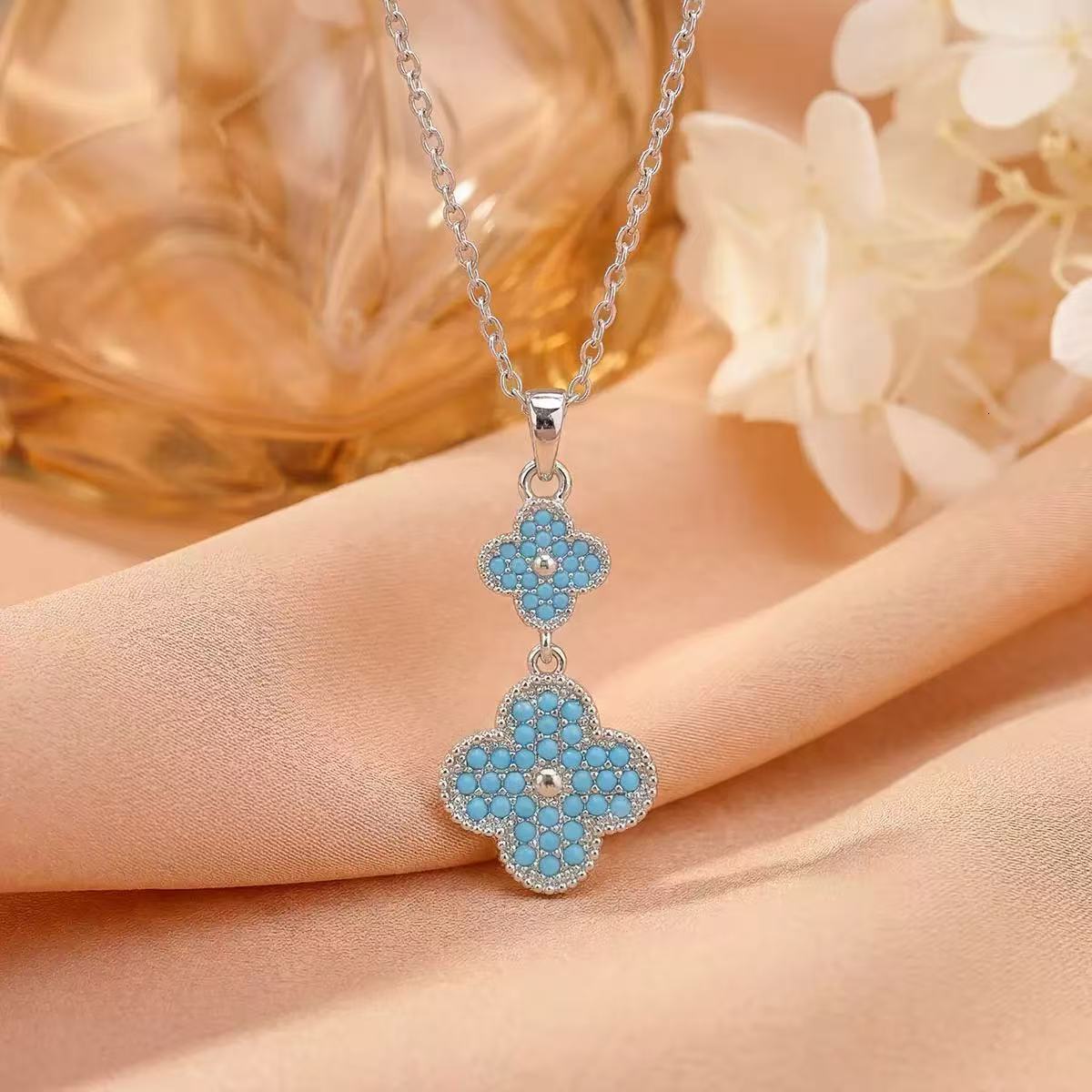 Japanese Korean style, popular four-leaf clover long necklace, new design, elegant and minimalist, DIY jewelry wholesale