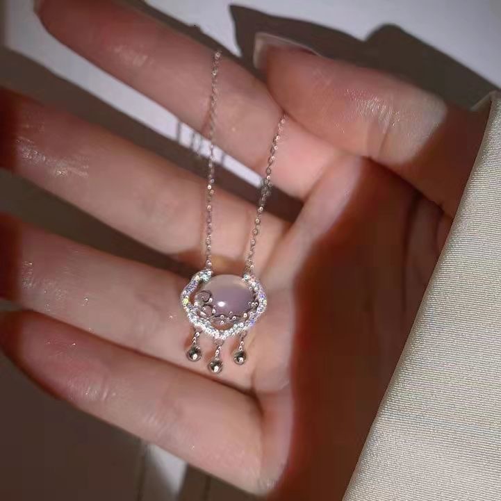 Cat's Eye Stone Safety Lock Necklace Women, Light Luxury Retro Niche Design, Perfect Gift for Best Friends or Girlfriends, Clavicle Chain, Cool