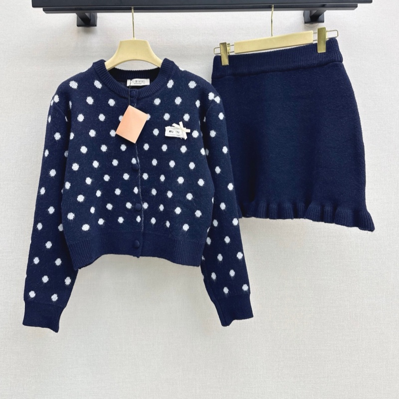 dresses women's Designer dresses for woman luxurious two Piece Dresses Spring-style sweet and charming pointy soft-knit top + full-length skirt