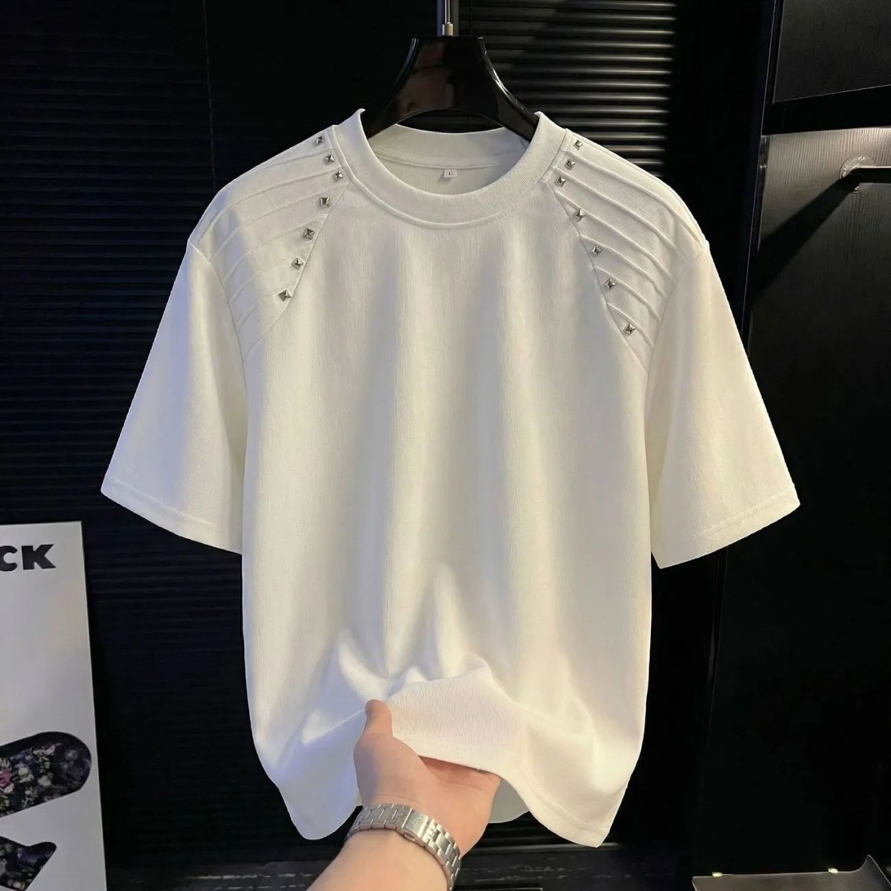 2026 Summer Men's Round Neck Short Sleeve T-Shirt with Rivet and Pleated Patchwork Design, High-End, Stylish, and Versatile Half-Sleeve Top