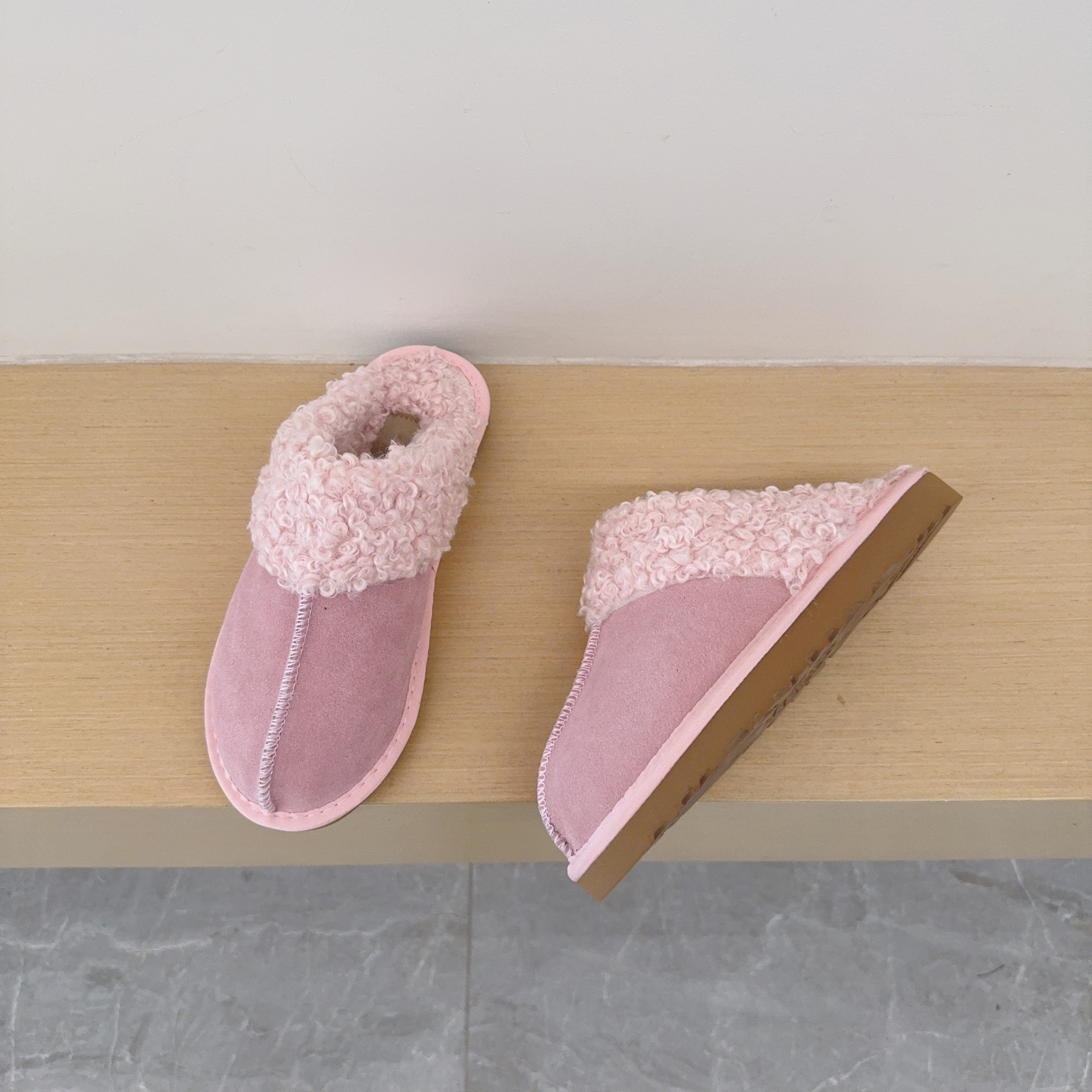 New Women Winter Warm Cotton Slippers Classic U Teddy Curly Fur Mule Slippers Slip On Cozy Teddy Plush Collar Slipper Boots Indoor