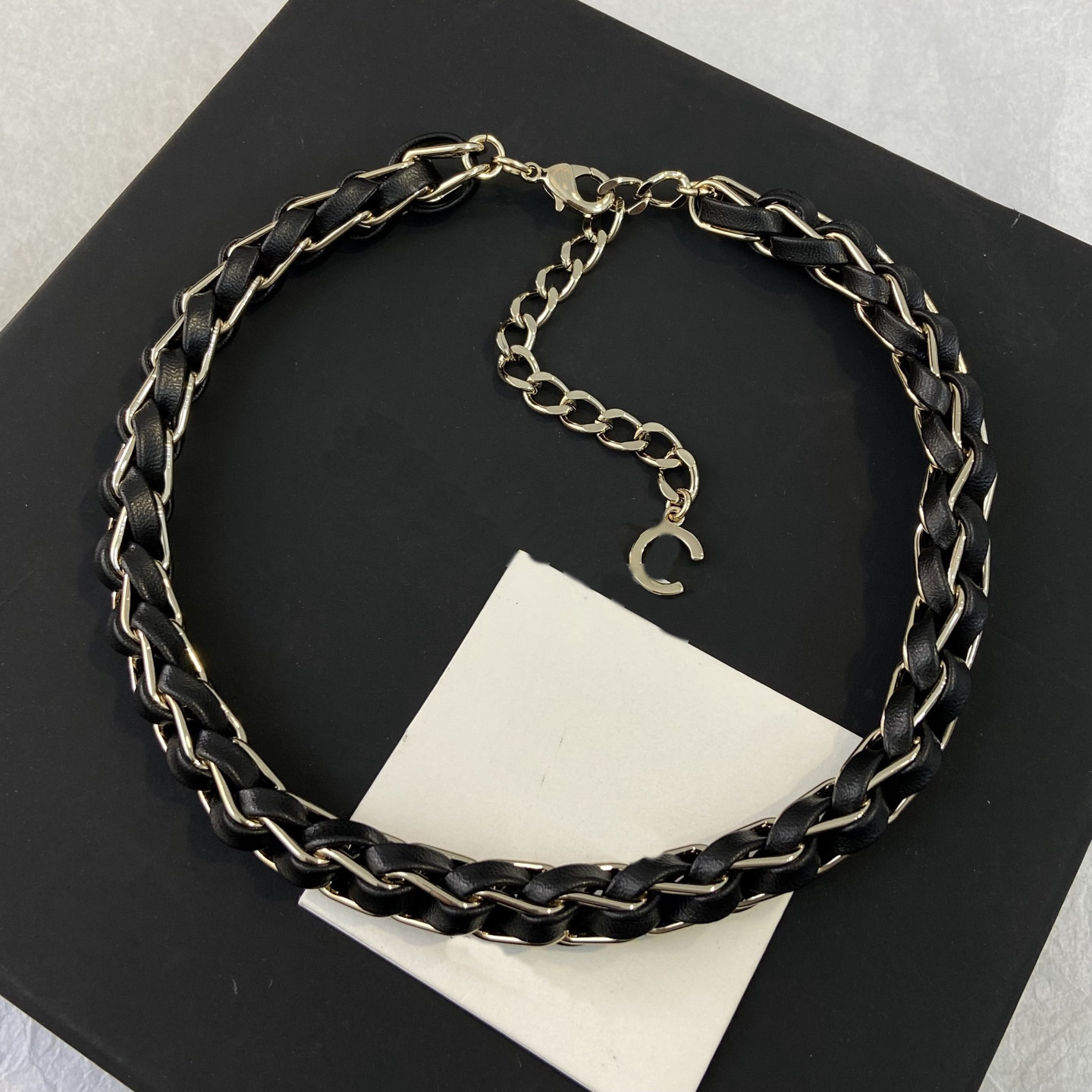 Designer Pendant Necklaces C Chokers Luxury Internet celebrity Women Fashion Jewelry Metal leather Pearl Hip hop Style Heavy Pendant CC ghkjkgh