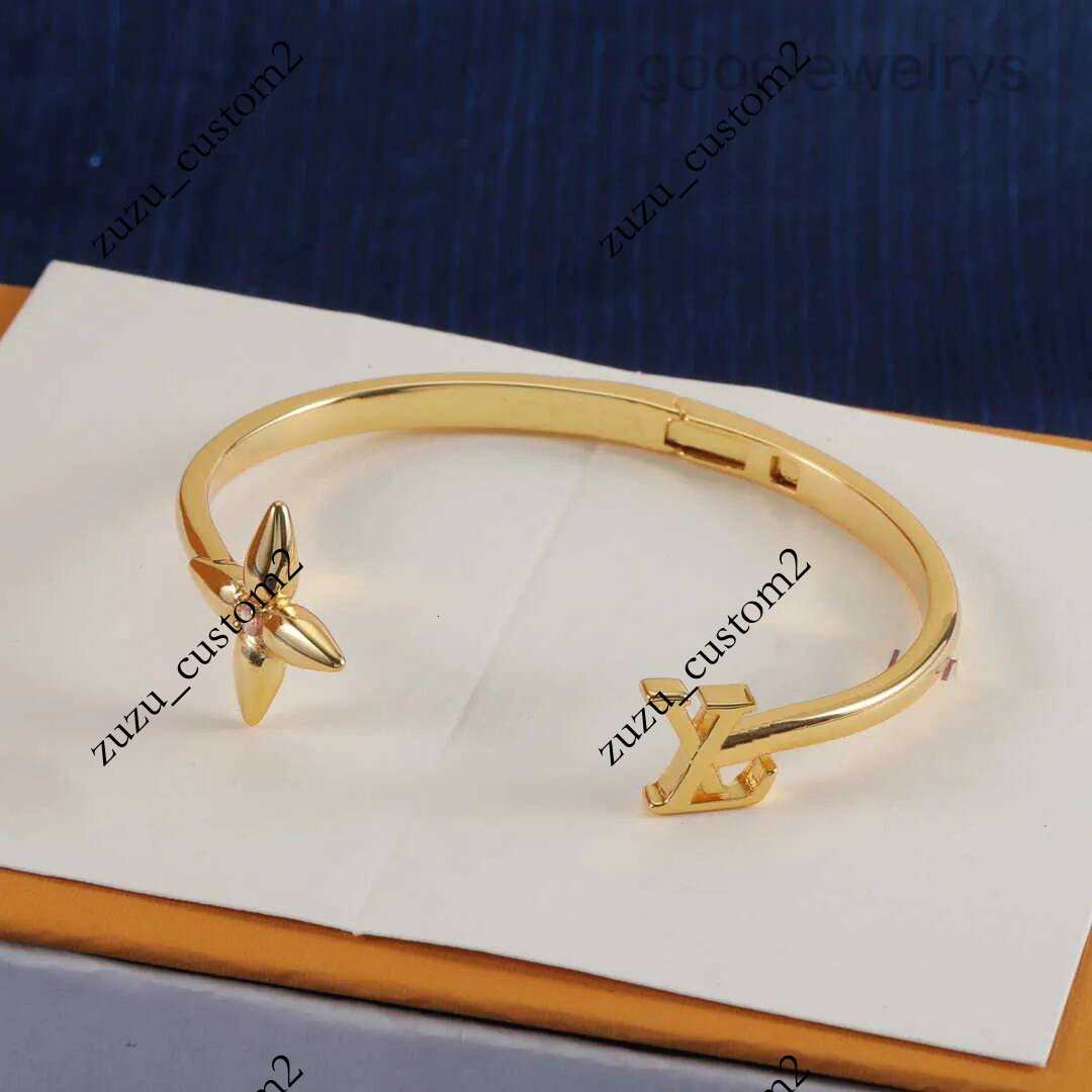 Bracelet For Classic Women Copper Bangle Designer Cuff Jewelry Woman Party Gift D207