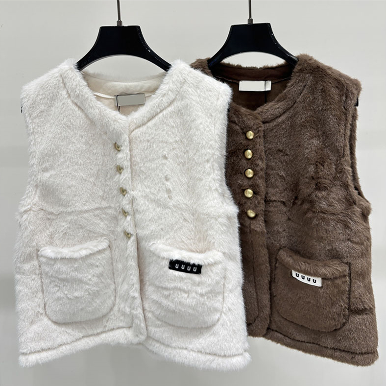 Luxury Faux Mink Vest Jacket For Women Elegant Crew Neck Sleeveless Loose Metal Button Tank Autumn Winter Dinner Banquet Chic Knit Fluffy Top