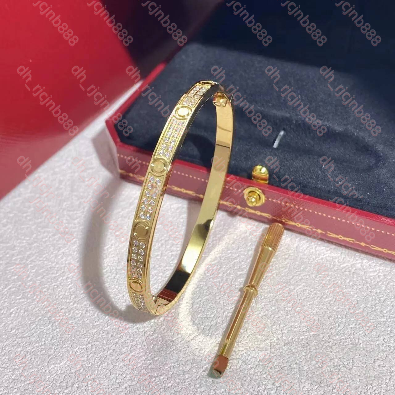 Designer Car Bracelet Screw Bangle V Gold Tarnish Diamond Carte Bracelet Gold Silver Rose Jewelry Woman Party Daily Outfit Gift Daily Wear Bracelet