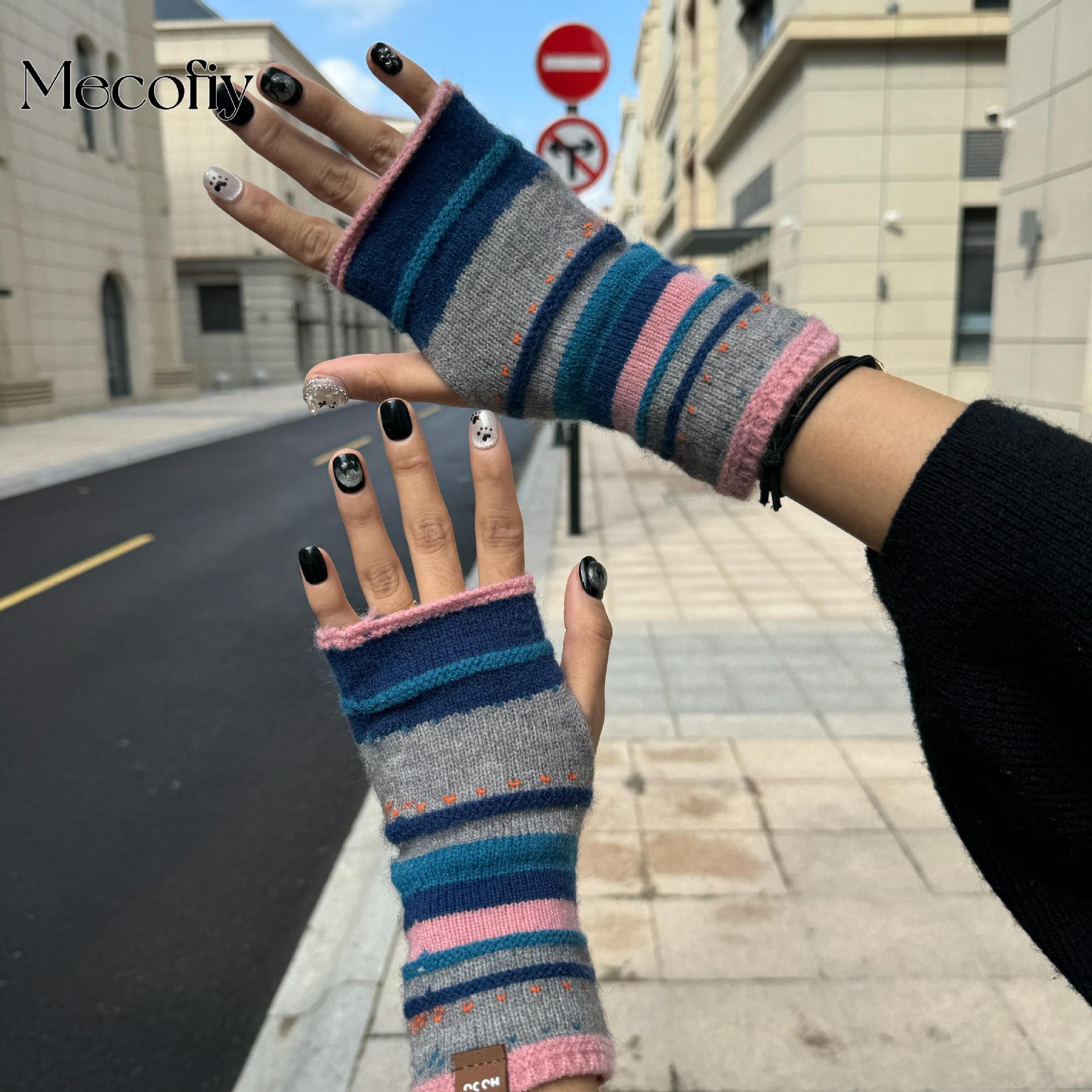 Thickened, warm, half-finger knitted gloves autumn winter, designed female students to use while writing, with exposed fingertips for touchscreen co