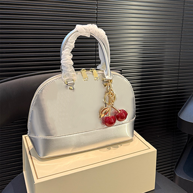 Retro shell bag fashion commuting bag classic monogram bag luxury designer bag women's shoulder bag high-end handbag practical crossbody bag
