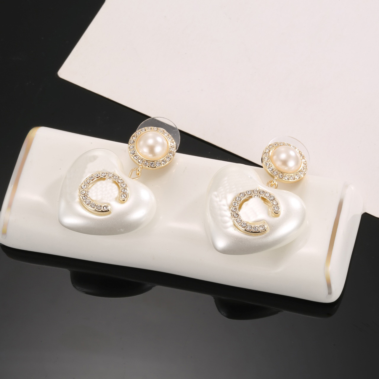 Designer Stud Earrings C Luxury Women Fashion Jewelry Earing Metal Diamond Letters Pearl Earring cjeweler Woman cc jhklj76