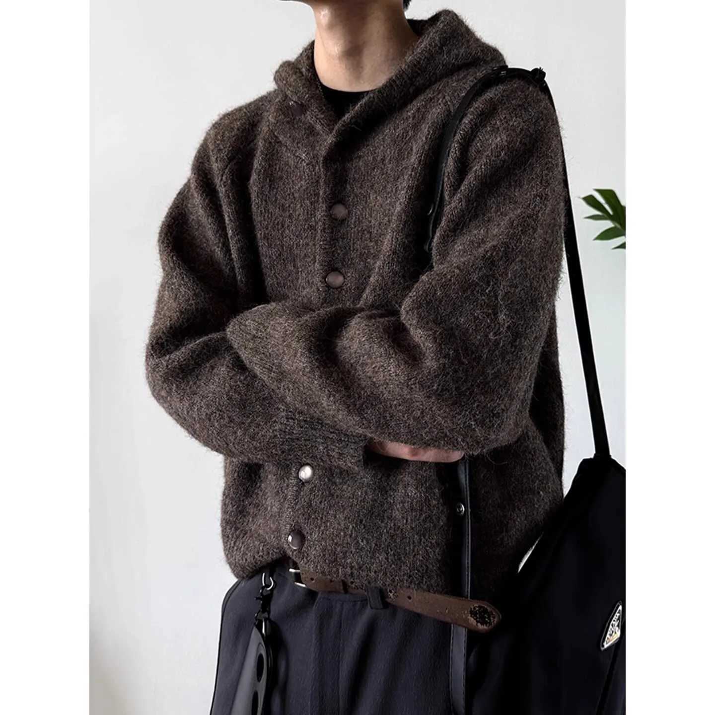 Man Knitting Hoodies 2025 Winter New Men's Heavyweight Knit Cardigan Solid Color Half Turtleneck Hooded Warm Thick Outerwear S260918RTZR