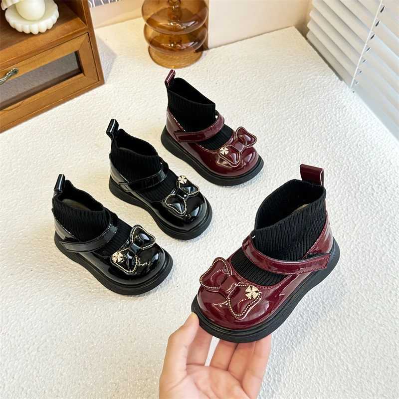 Girls' Christmas Shoes New Red Leather Booties Autumn and Winter Sweet Bow Decoration Children's Fashion Warm Cotton Boots. X260917