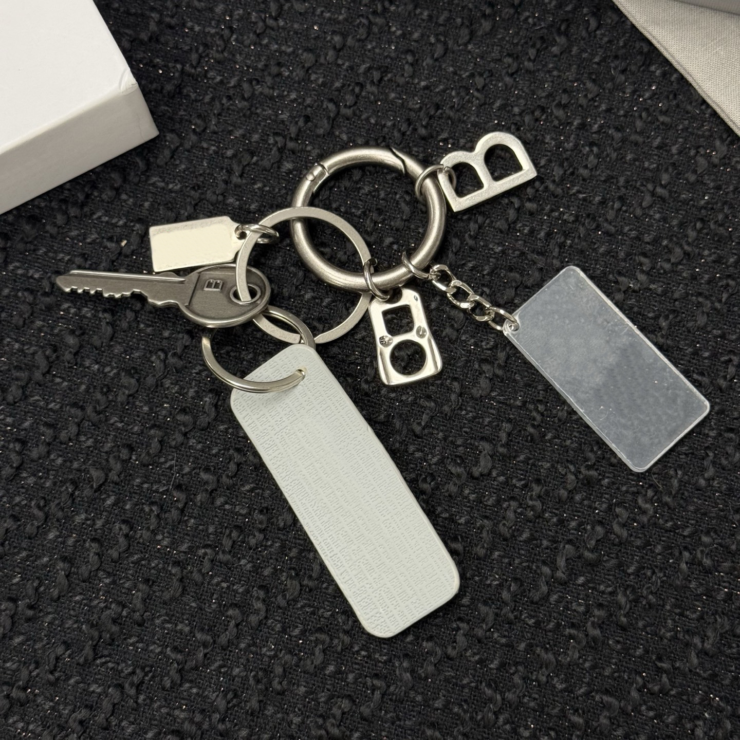 Exquisite Designer Silver Plated Letter Pendant Keychain Light Luxury High End Gift Suitable For Daily Multi Scene Matching With Fashionable Pendant