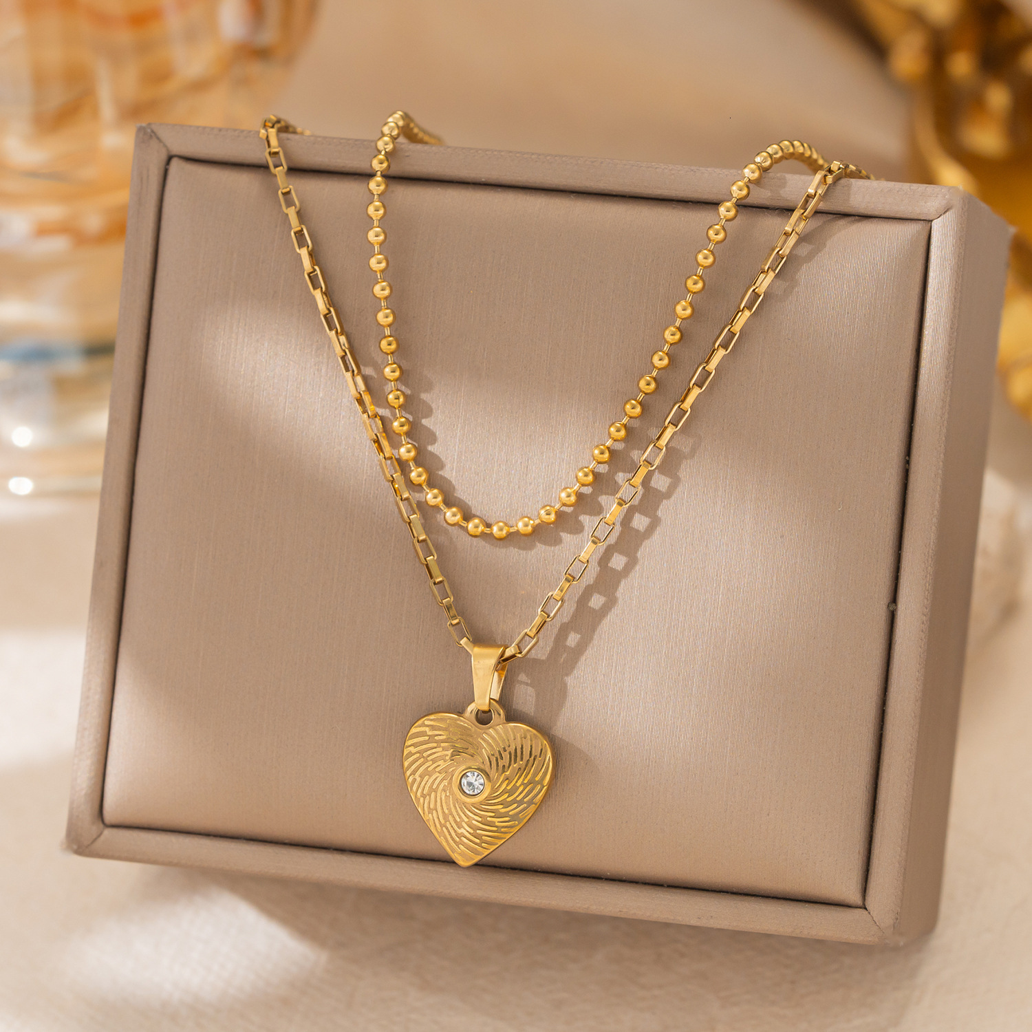 Popular European and American jewelry: French-style niche vintage titanium double-layer necklace, stainless steel zircon heart necklace for women