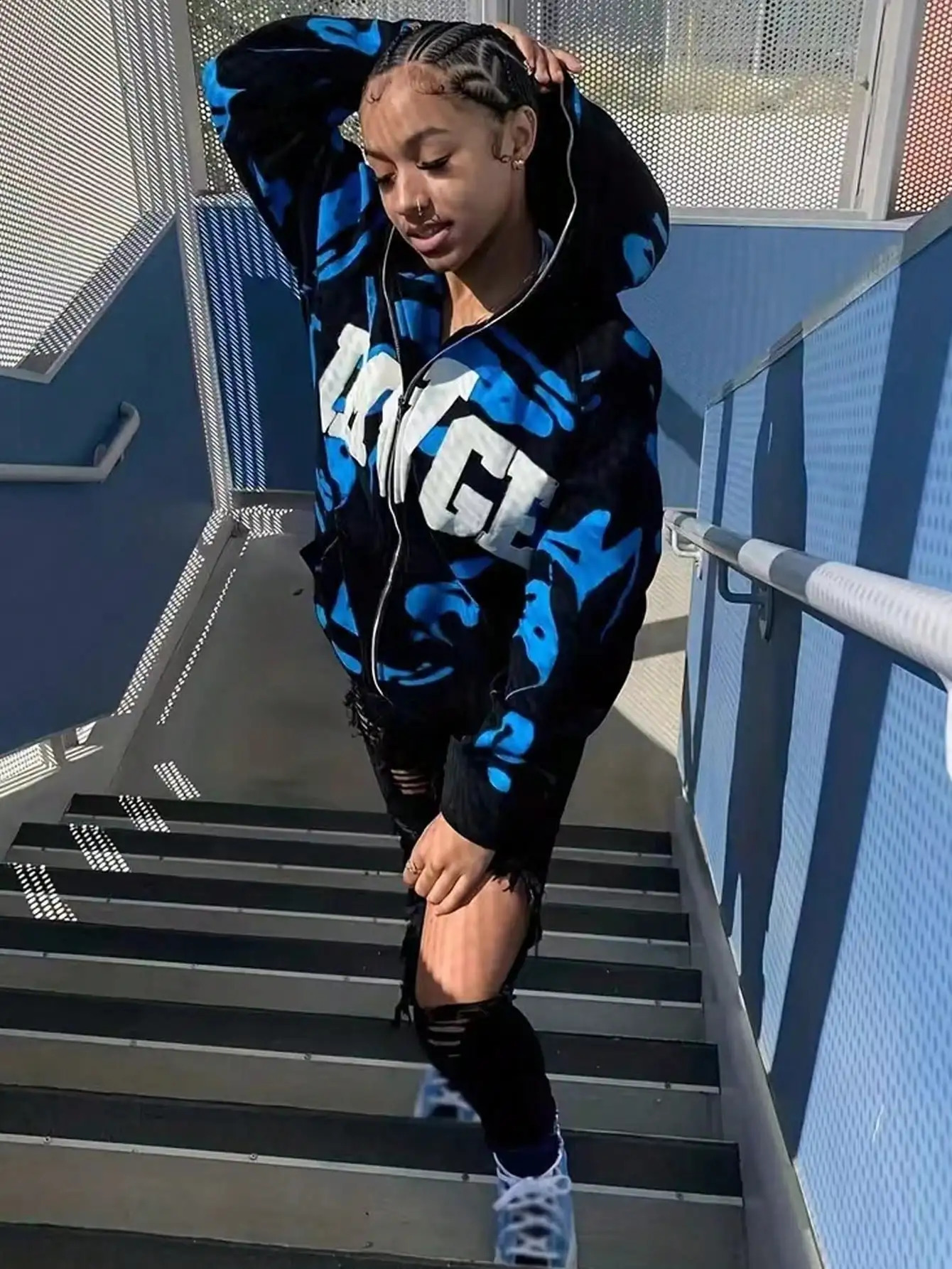 Womens Zip Up Hoodie 2026 Autumn Loose Long Sleeve Stretch Knit Sweatshirt with Abstract Print and Letter n 260918
