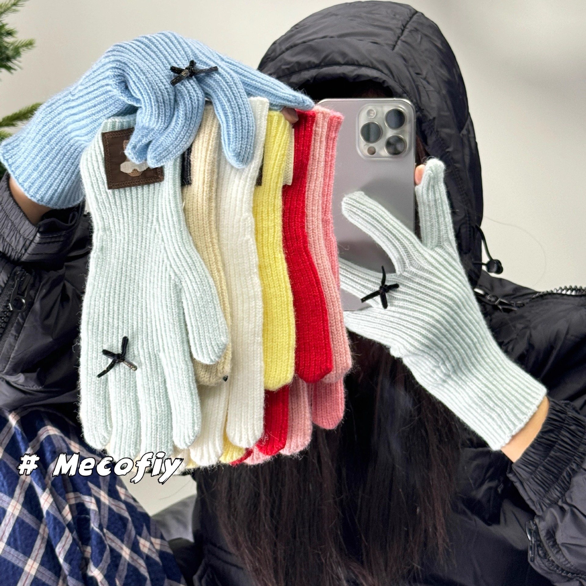 2026 new Korean-style knitted gloves women, versatile autumn winter, with a bow design, thickened warmth, and featuring separate fingers for added c