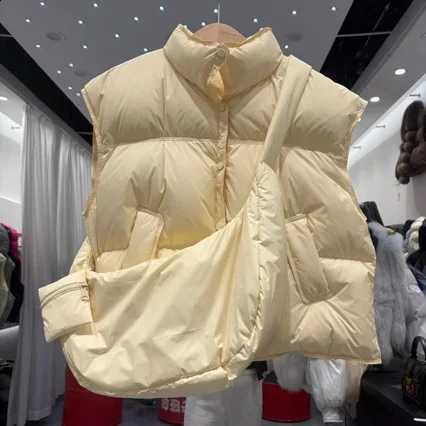 2026 Women White Duck Down Vest With Bag Casual Sleeveless Jacket Simple Solid Vest Fashionable Autumn Winter Top H260917