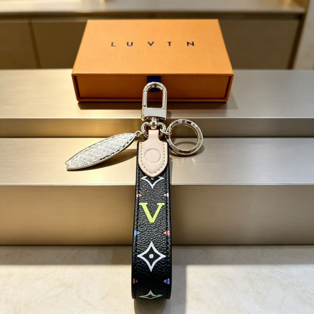 Vintage Classic Printed Designer Leather Keychain Exquisite High End Gift Suitable For Daily Multifunctional Matching Hanging Accessories