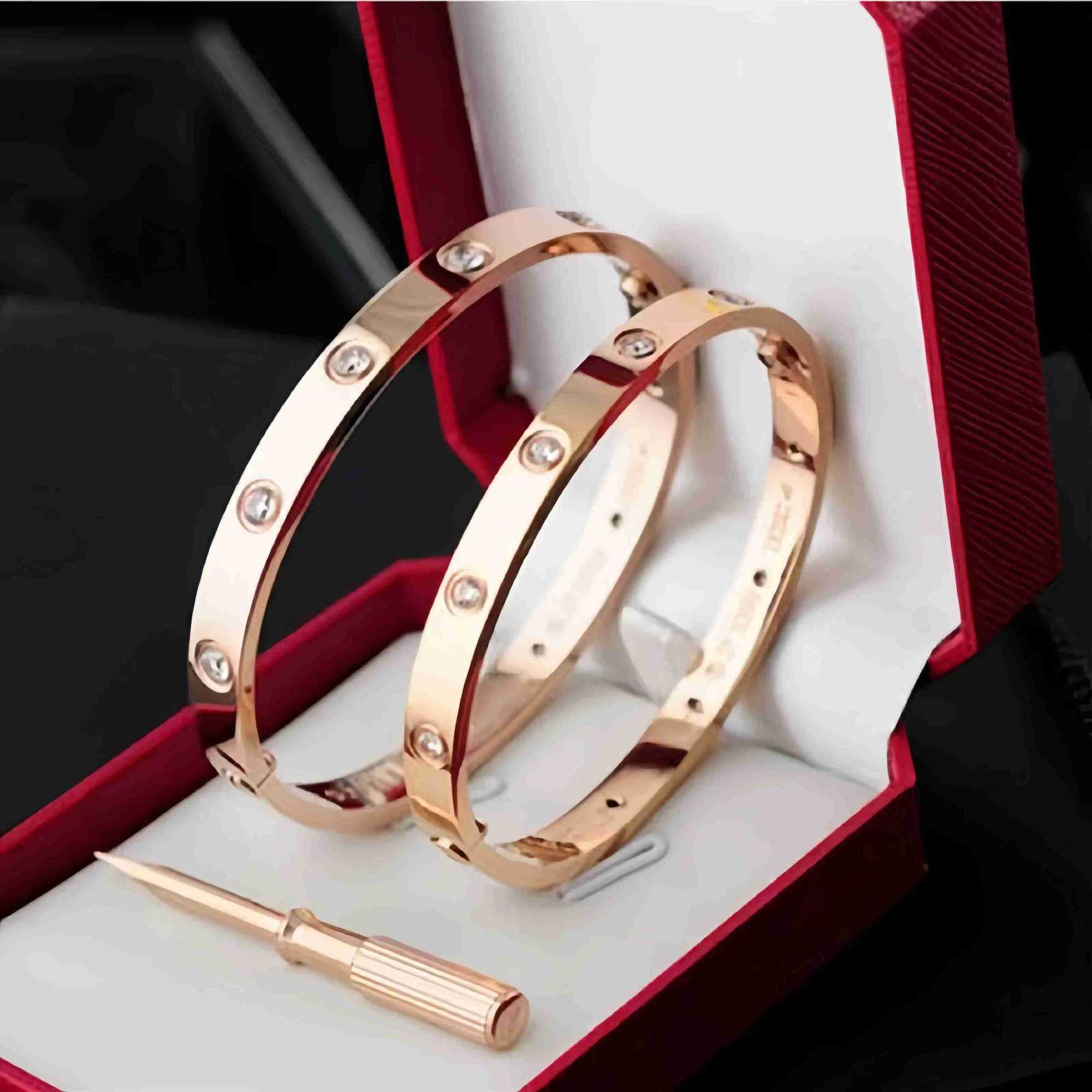 Designer Bracelet Women Jewelry Cuff Charm Bangle Stainless Steel Gold Silver Classic Permanent Double Lock Buckle Couples Bracelet wristband Gift