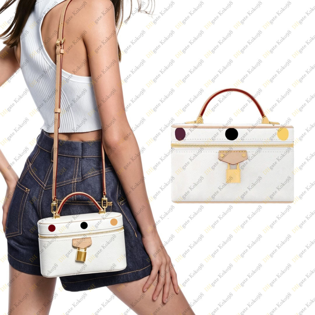 Genuine Leather Designe Luxury Ladies Cosmetic Bags Women Crossbody Bags Multicolored White M13662 TM Vanity Chain Pouch TOP Mirror Quality Fashion