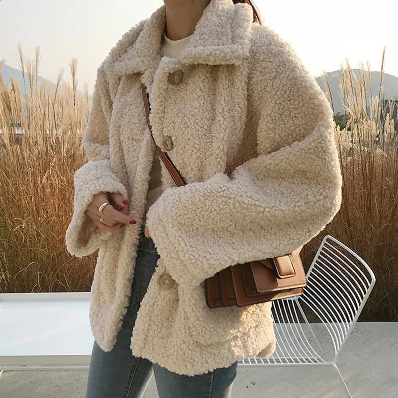 Lamb Wool Coat Women's Winter Thickened Jacket Autumn 2025 Furry Short Coat 260917