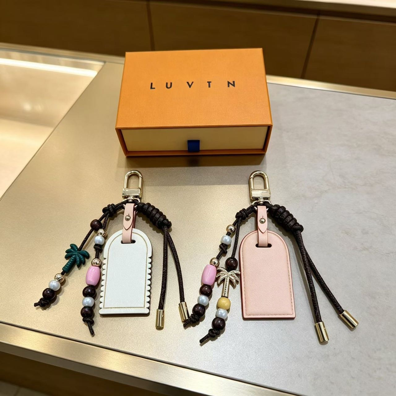 Unique Designer Minimalist Leather Keychain Fashionable High End Gift Suitable For Daily Multi Scene Matching Pendant