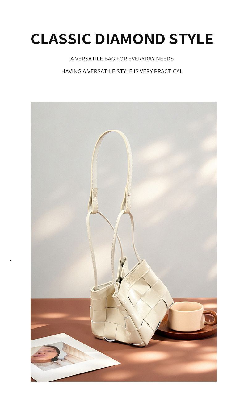 Designer Fashion Bucket Bags Yoga Crossbody Bag with Drawstring Closure Travel Gym Backpack Commuter Shoulder Zipper Handbag Tote Textured Women