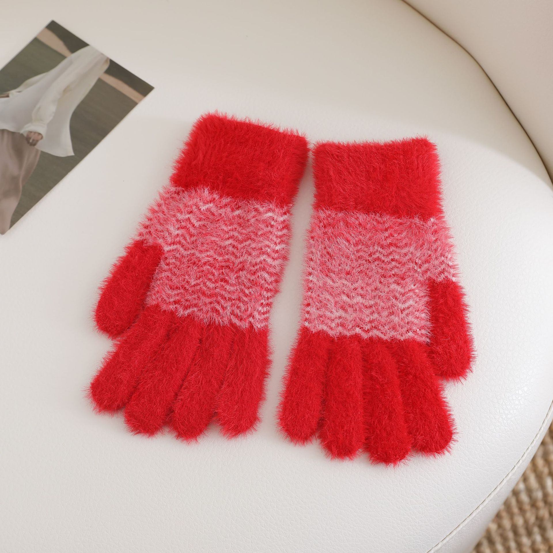 Faux mink fur knitted gloves women, cute thickened warmth, five-finger design, suitable for autumn winter outdoor activities and cycling to protect