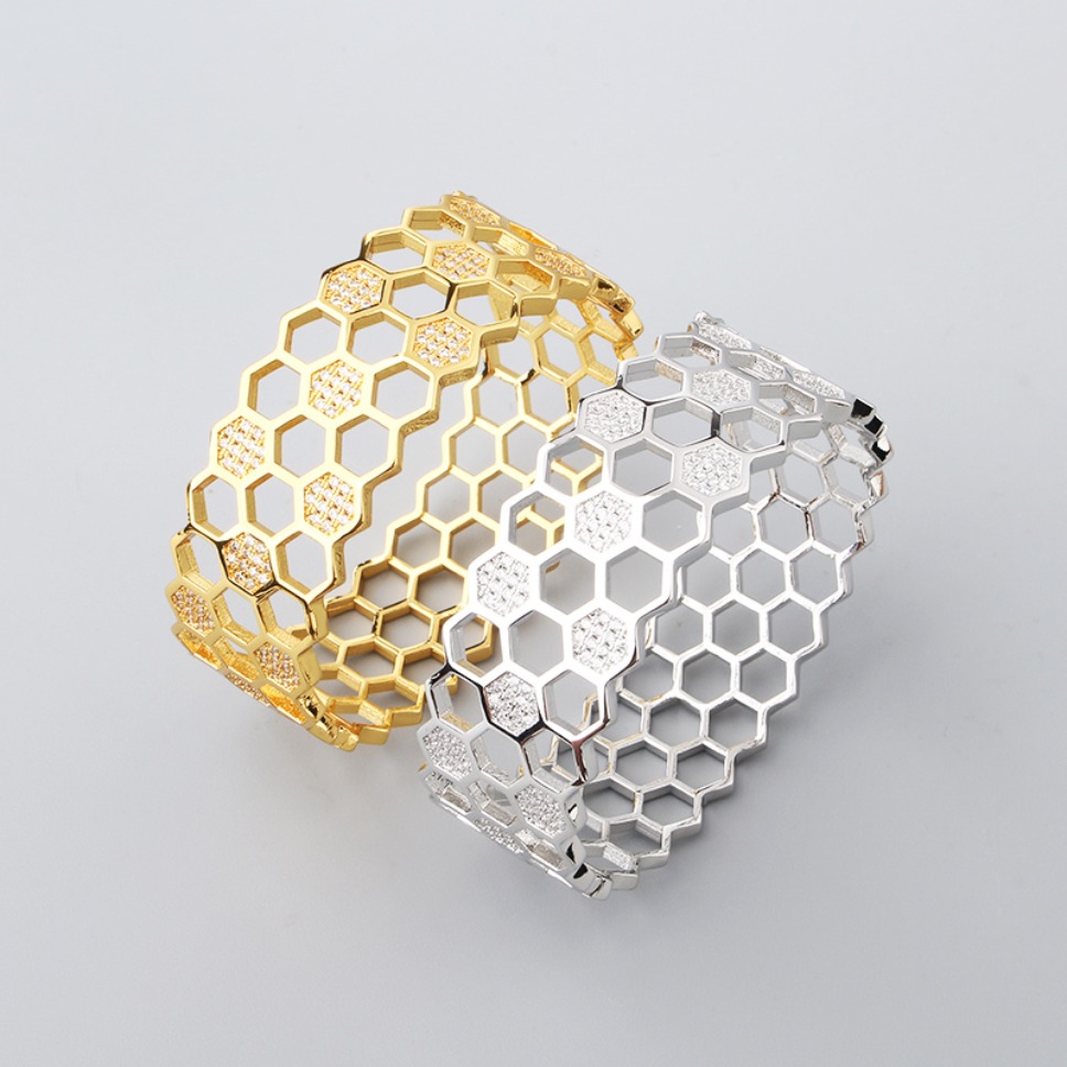 Designer Gold Plated Honeycomb Bangle Inlaid Clear Rhinestone Elegant Women Statement Jewelry for Wedding Party Daily Occasions