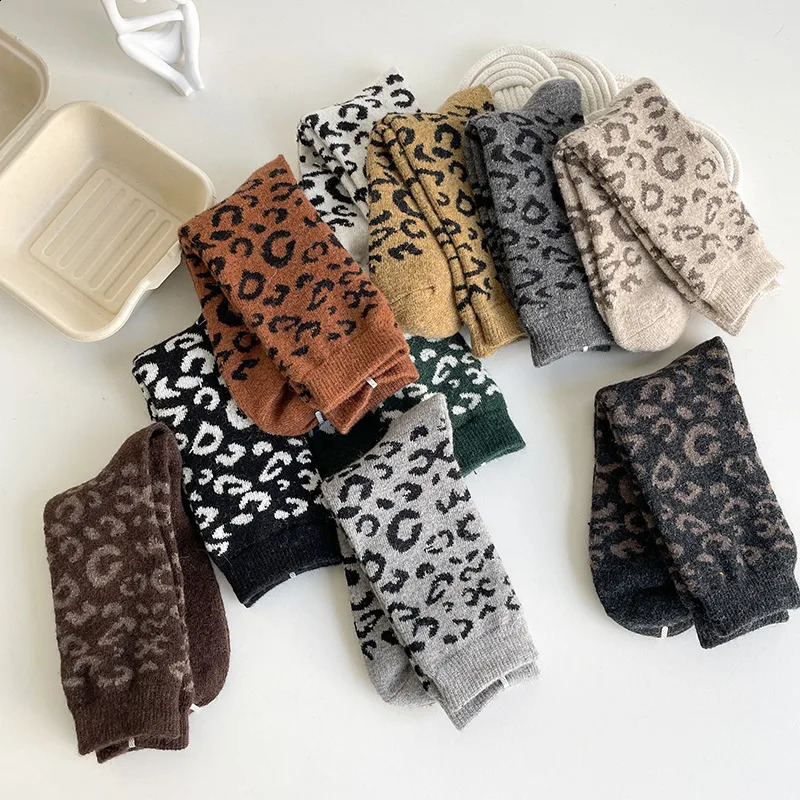 Thickened Winter Wool Socks Japanese Vintage Fashion Leopard Print Thermal Socks High Quality Women Wool Socks Christmas Gift 260917
