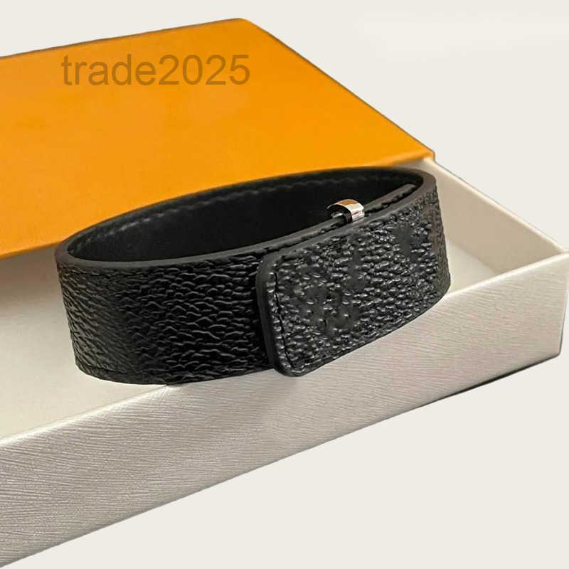 Pulseras para hombre Pulsera de cuero para mujer Diseñador Vintage Traje diario Fiesta Joyería de lujo Braclet Diseñador Pulsera Regalo fresco Color