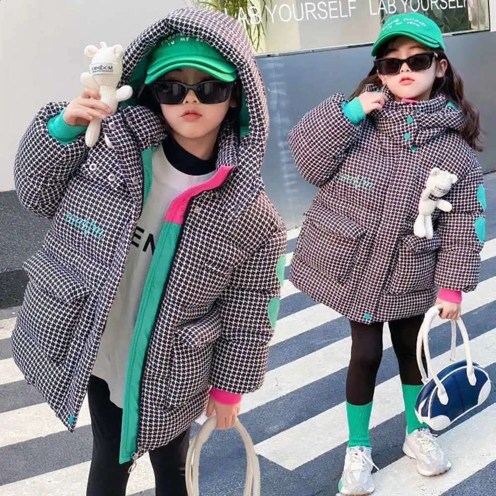 Princess 2025 Warm Winter Keep Girls Jacket Grid Design Padded Lining With Velvet Hooded Heavy Coat For Kids Sent Bear DollW260917