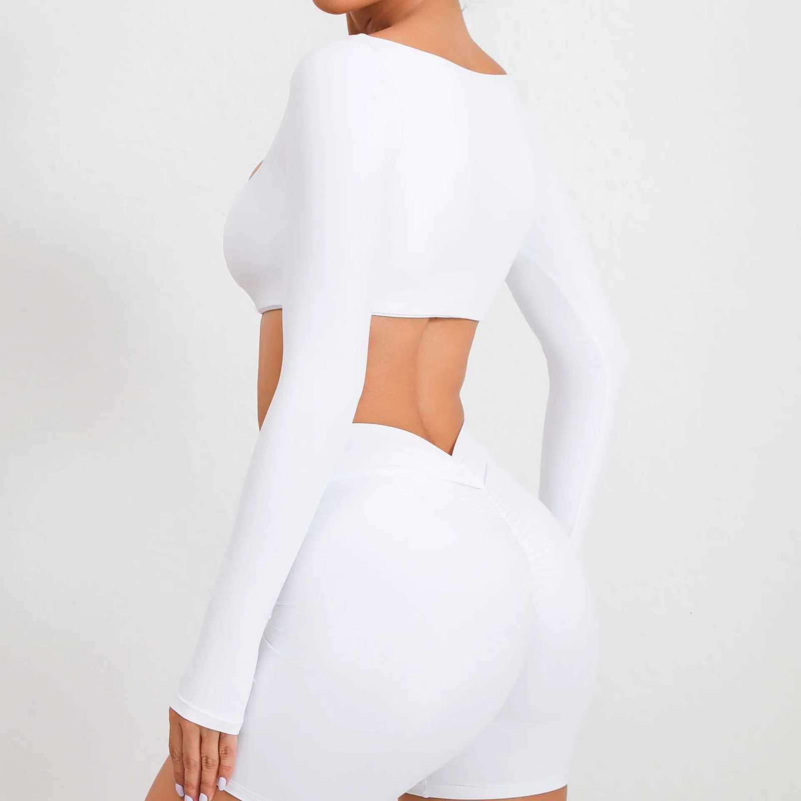 Sexy Fitness Long Sleeve Yoga Clothes Backless Gym Top Women Breathable Sports Crop Yop Shirts Quick Dry Sportswear Women Top Q260917
