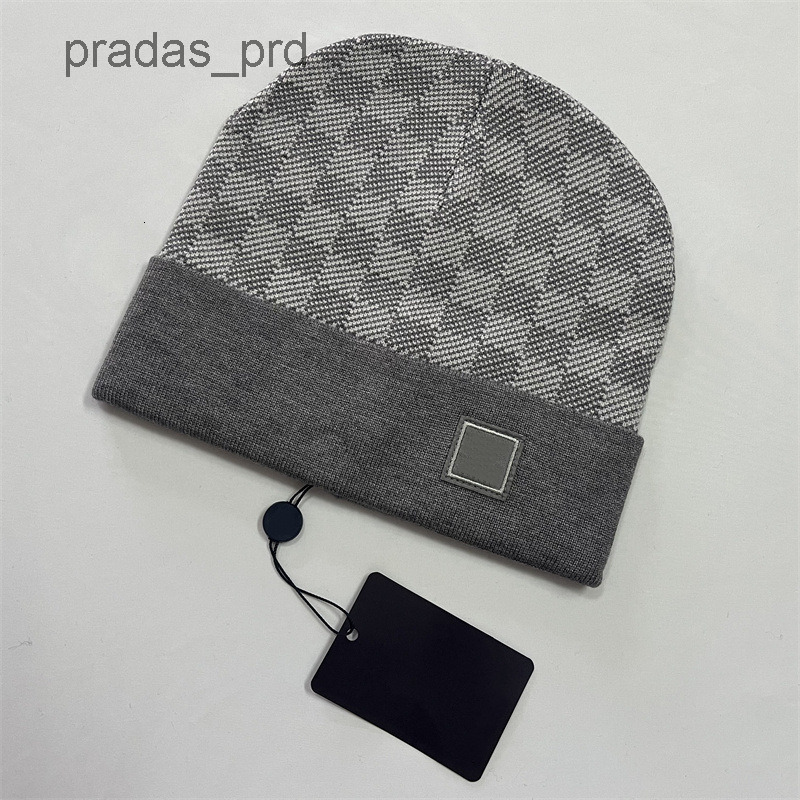 Designer men and women beanie ball hat ski hat luxury bunnie skull caps MD3R lous louise luis vuittonbeanie louisbeanie