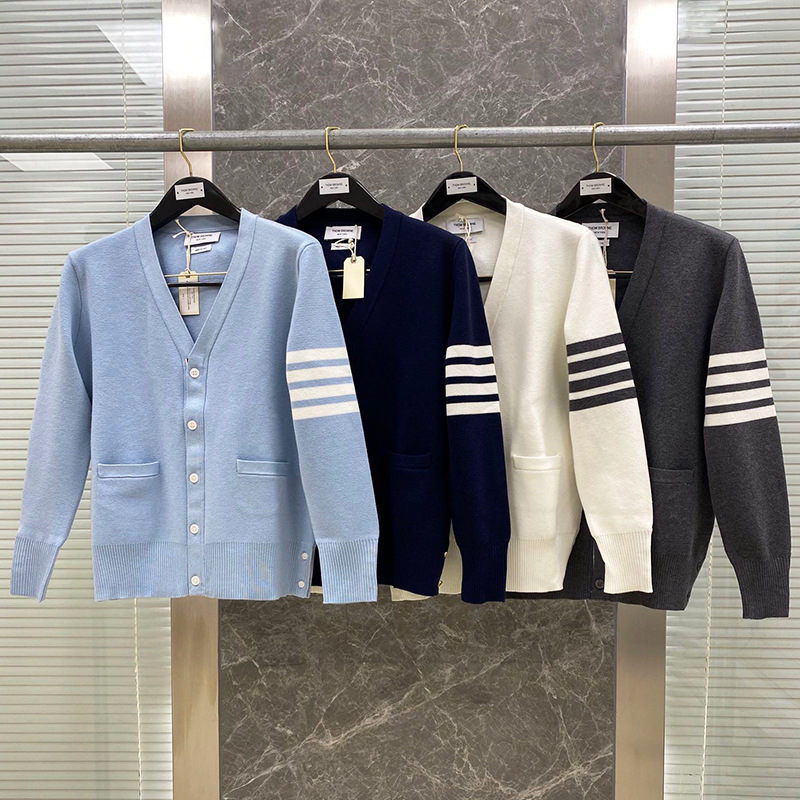 Free shipping. High-quality TB authentic version classic four-barrel knitted cardigan sweater for both men and women, with an academic style V-neck
