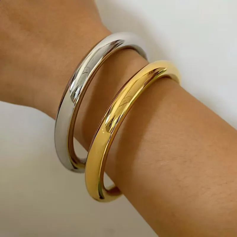 Simple and Fashionable Traditional Plain Ring Bracelet 18K Gold-Plated Jewelry Women's Ins Stainless Steel Hollow Bracelet 260917