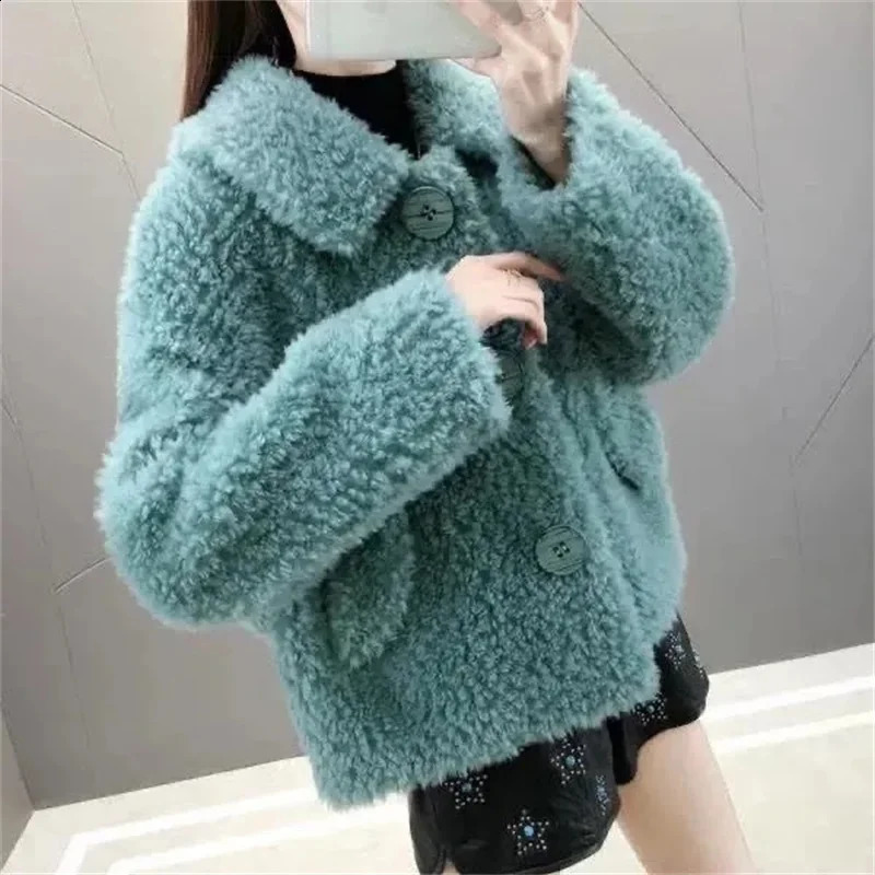 Autumn Winter Ladies Lamb Wool Coat Korean Female Fashion Casual Faux Fur Jacket 2025 Women Long Sleeves Plush Outwear 260917