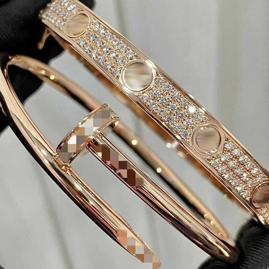 wide classic bangle, plated with 18K rose gold, light luxury new model for couples