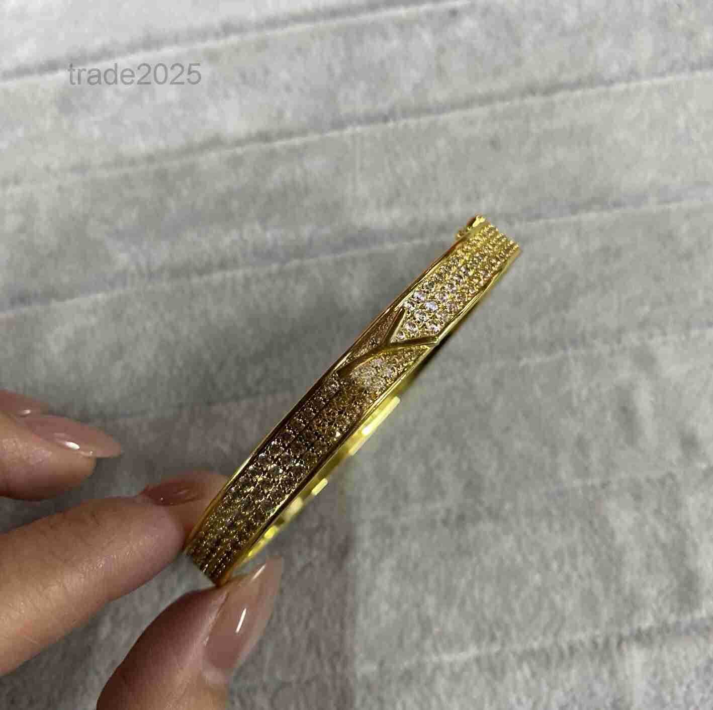 C264YJ9 Bangle Bracelet for Women Men Inlay Cuff Shine Bracelet with Full CZ Paved High Quality Brass Material Sturdy Hinged Plating Design with Sec