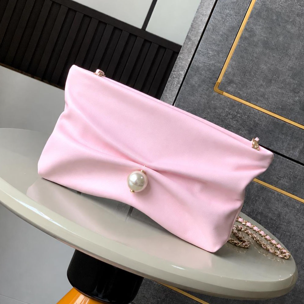 Pearl Clutch Bag Refined Ruched Leather Soft Pouch Chain Crossbody Evening Purse for Weddings and Dates Top-Tier Designer New Arrival