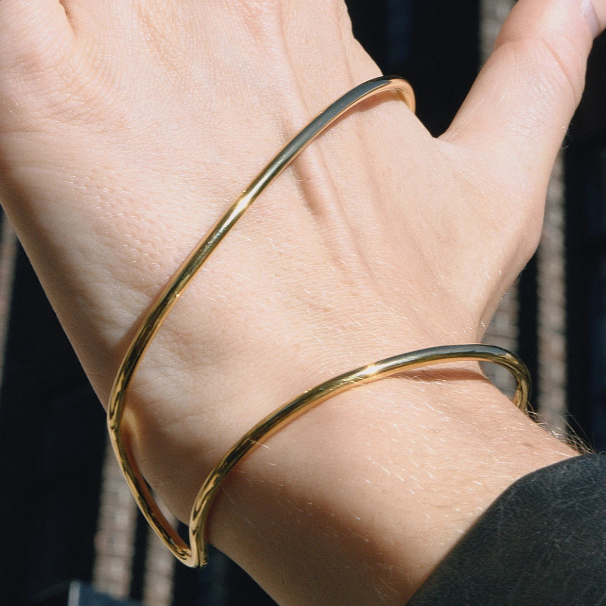 Uworld Minimalist 18K Gold Color PVD Plated Simple Lines Asymmetrical Open Bracelet Waterproof Stainless Steel Jewelry Party 260917