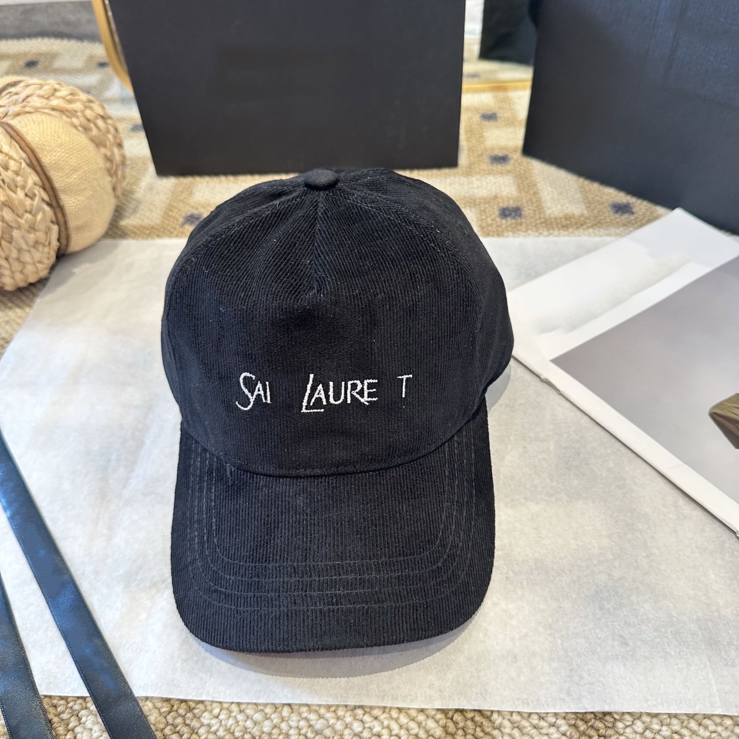Designer Men and Women Hat Corduroy Luxury Classic Fashion Winter Embroidery Belt Original Box Christmas Birthday Gift cap