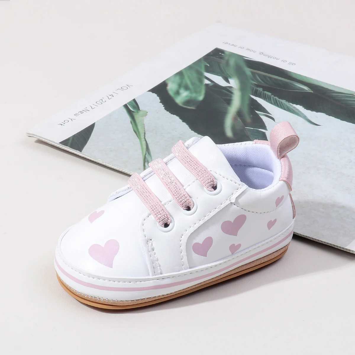 2025 Spring and Autumn Baby Boys and Girls First Walking Casual Sport Toddler Shoes With Heart Shape Soft TPR Sole BXC4238 Q260916
