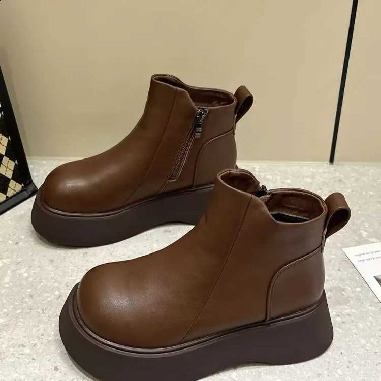 autumn Short boots women's 2026 and winter new item big head sponge bottom versatile women's boots with velvet D2609161